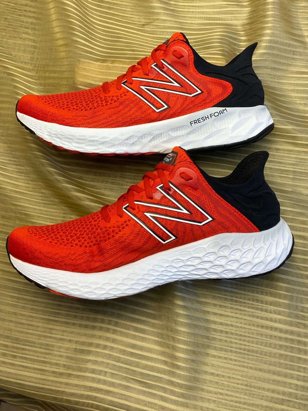 New Balance Fresh Foam men knit Red & Black Athletic Running shoes Sneakers 11.5